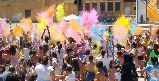 Fiesta Holi para casal de verano en Barcelona