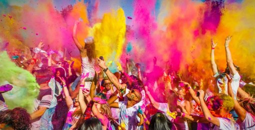 Contratación de fiestas holi para fiestas fin de curso