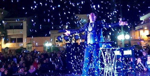 Espectáculo de encendida de luces de navidad con magia en Malgrat de Mar