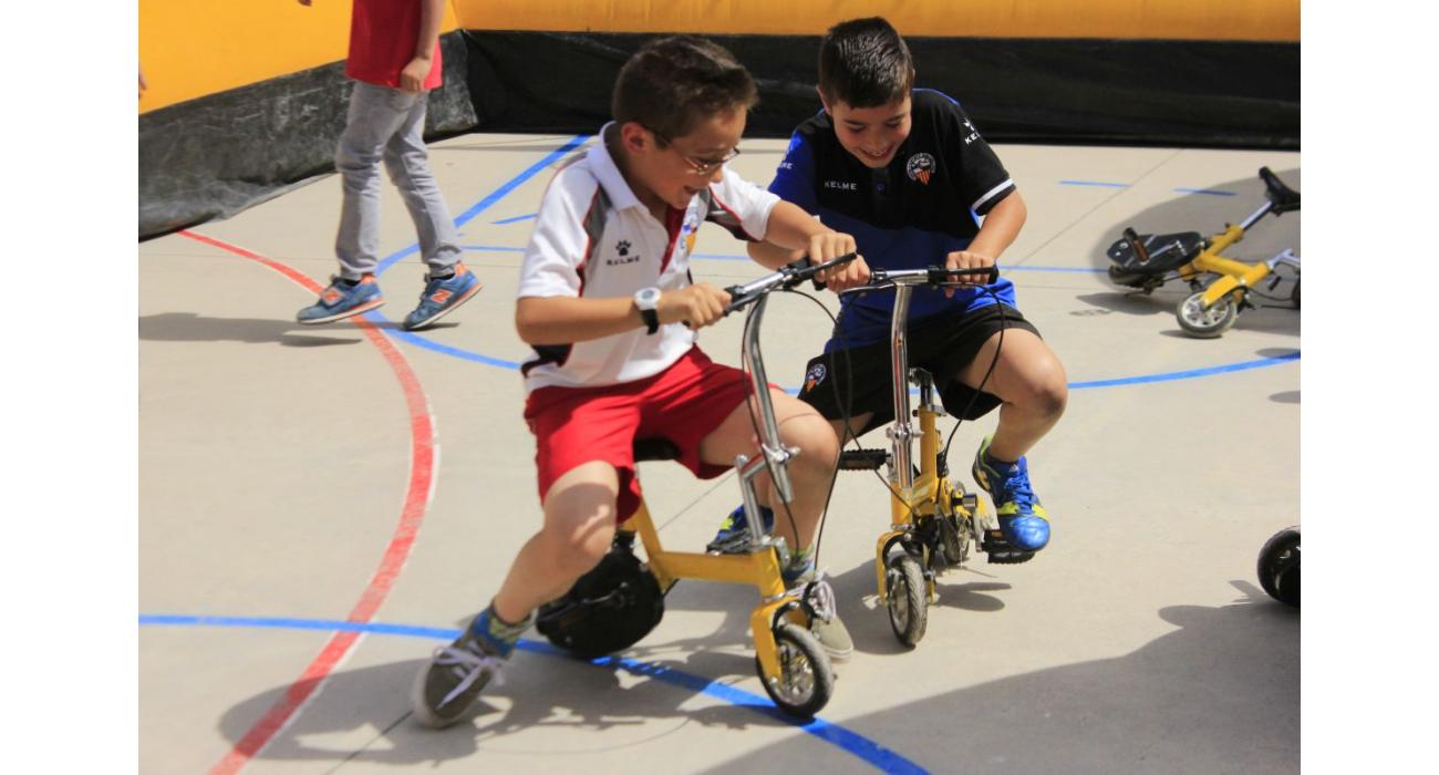 Circuito hinchable de mini-bicis!