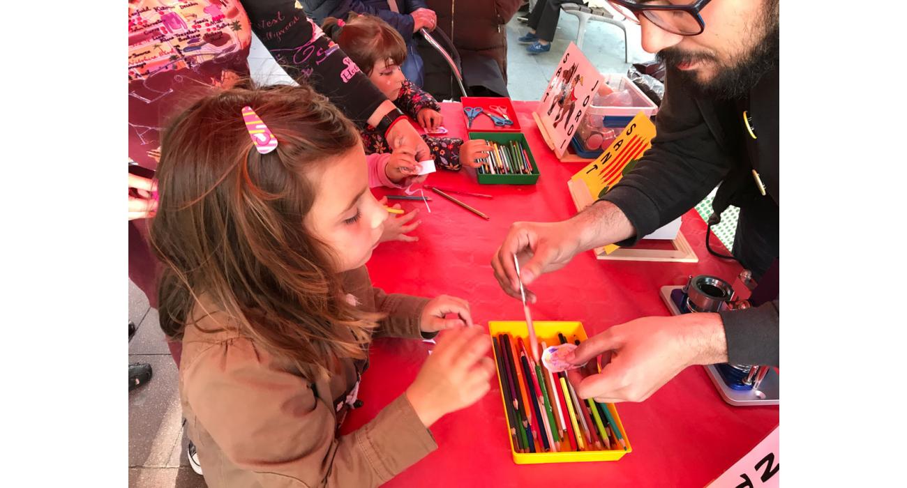 Taller de xapes de Sant Jordi