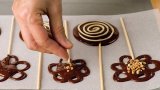 Taller de piruletes de xocolata