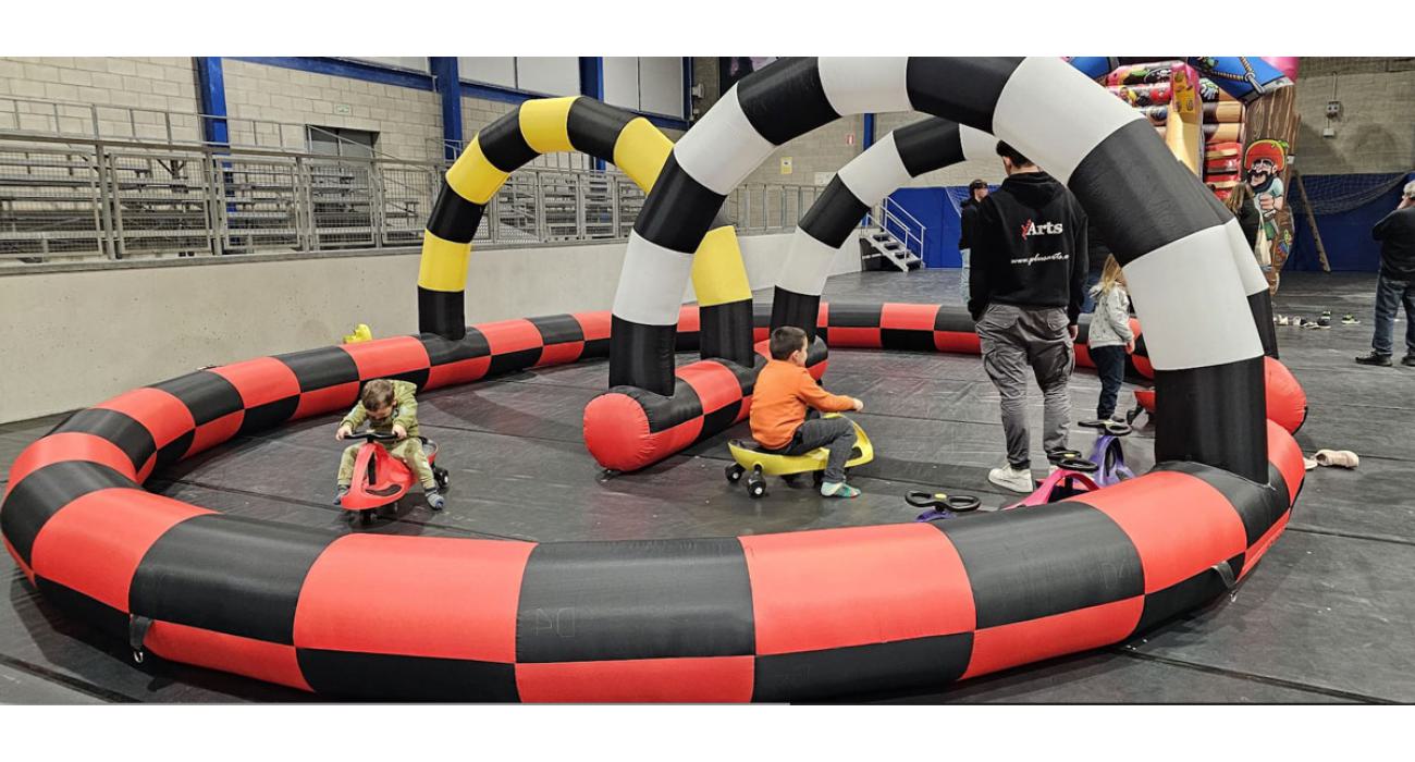 Circuit de vehicles inflable