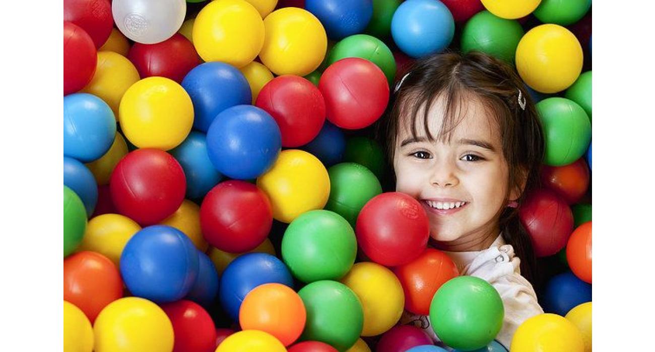 Parque piscina de bolas hinchable para bebé con 100 bolas